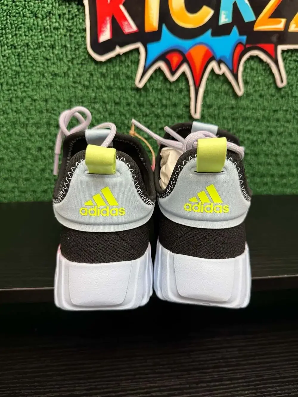 Adidas Kaptir Flow K Black/Hi-Res Yellow Youth Size 6/7W Brand New
